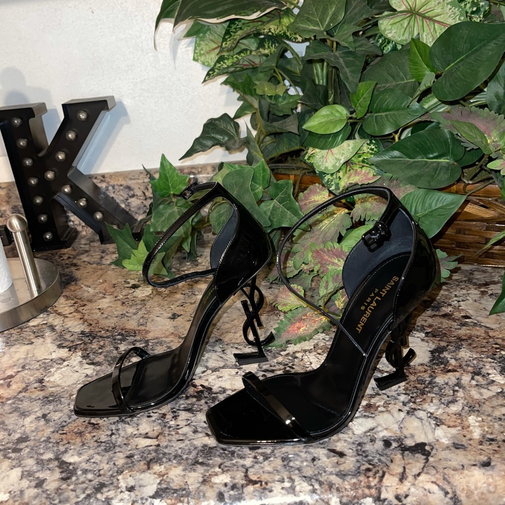 I have the  shoe box,receipt and shoe bags